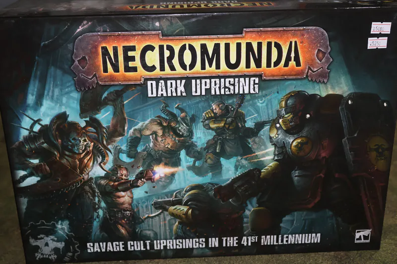 Portada de Necromunda Dark Uprising